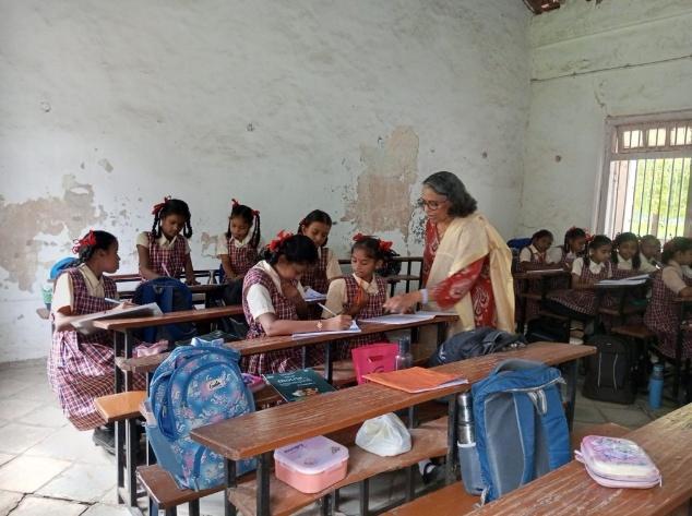 Aryakanya Vidyalay students attending interactive Bagless Day sessions